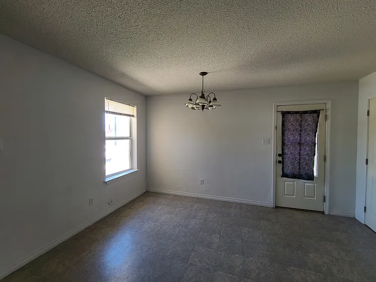 3541 Kings Dr — Photo 5