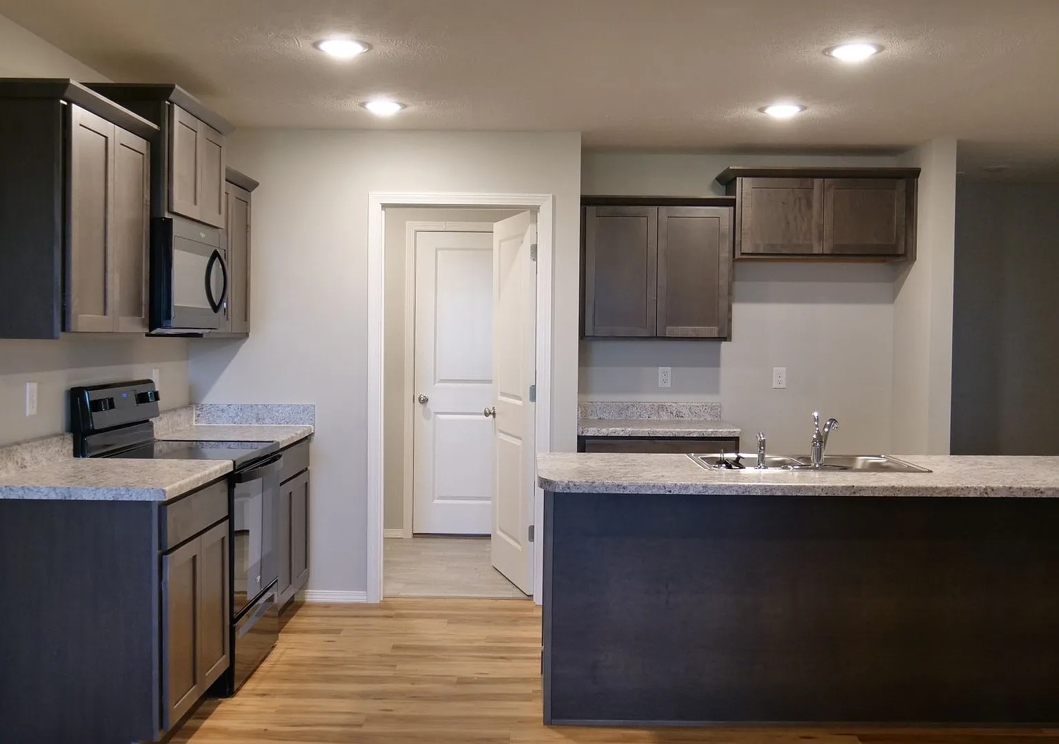 3 bedroom duplex Aurora, MO — Photo 4