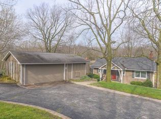 39 R St, Lake Lotawana, MO 64086