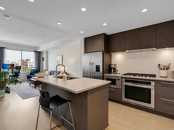 4th image of 38 W 9th St NE #412
