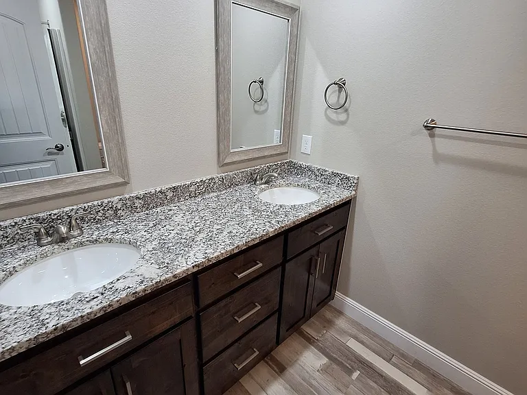 2111 S Connor Ave — Photo 8