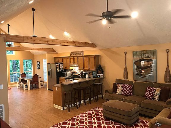 3rd image of 1335 Holiday Hills Ln