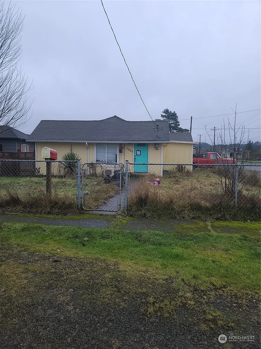 103 E Scott Street photo 1
