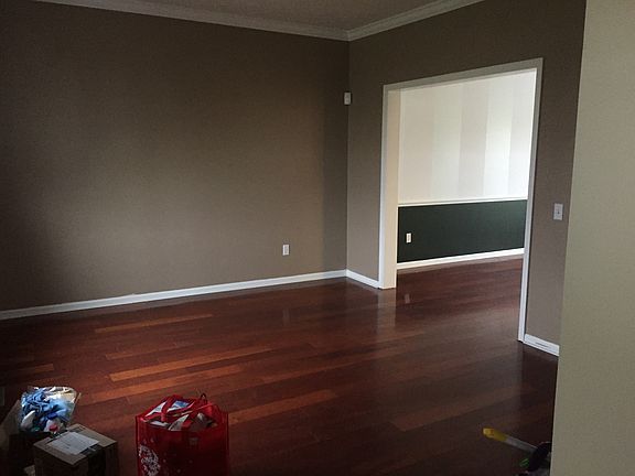 Front room without furniture
