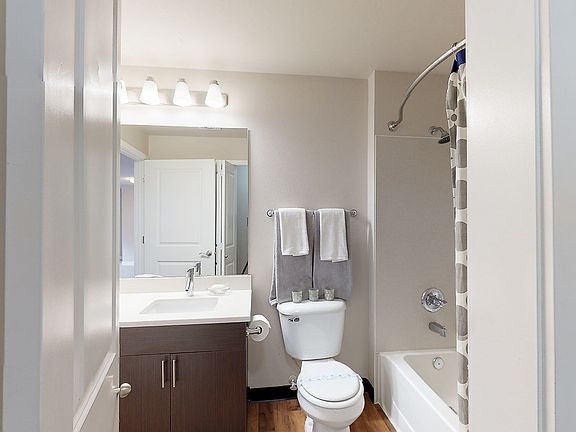 4th image of 2400 4th Ave #1454