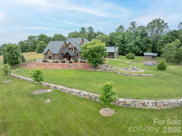 4862 Pinnacle Mountain Rd, Zirconia, NC 28790