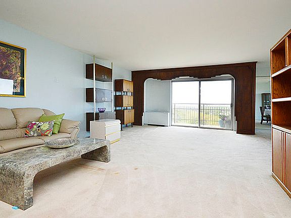 3rd image of 7033 N Kedzie Ave APT 1502