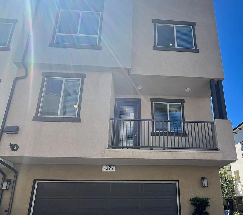 2327 Verano Way