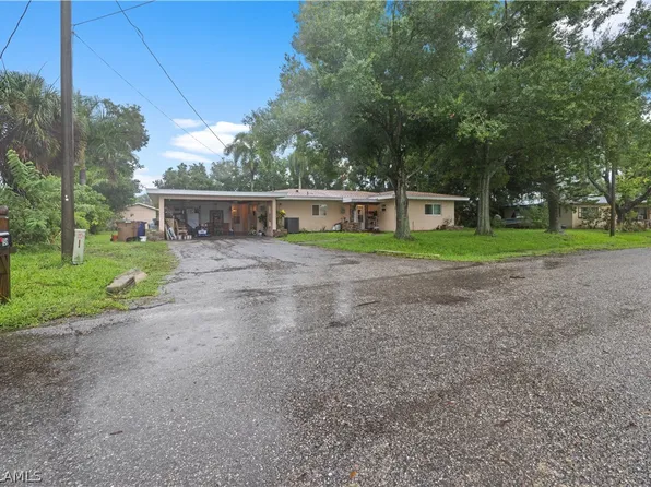 156 Circle Dr, Fort Myers, FL 33905