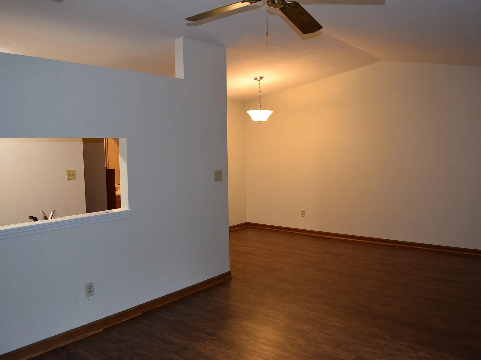 2 bed, 1008 sqft, $1,550 — Photo 4