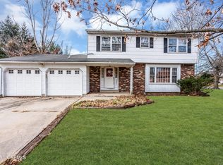 1 Colleen Cir, Ewing, NJ 08638
