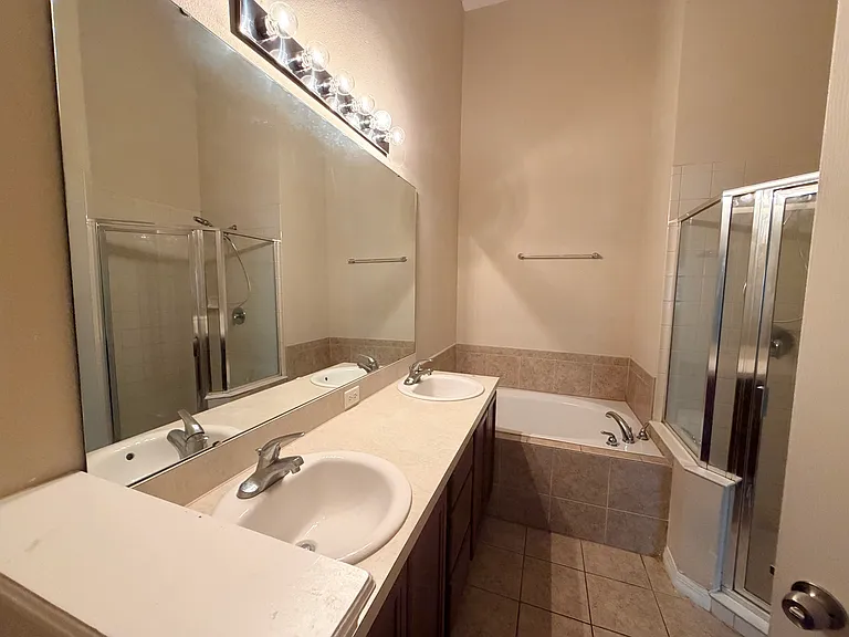 10325 Regent Square Dr #605 — Photo 14