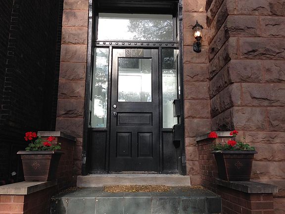 2nd image of 827 N Damen Ave #1