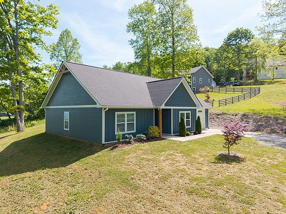 3rd image of 91 Dewey Ridge Ln