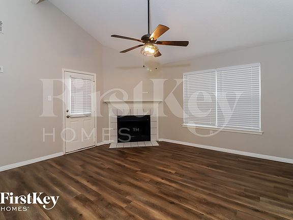 3rd image of 1720 Whispering Cove Trl