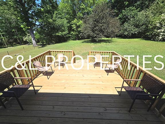 2nd image of 225 Pineridge Dr
