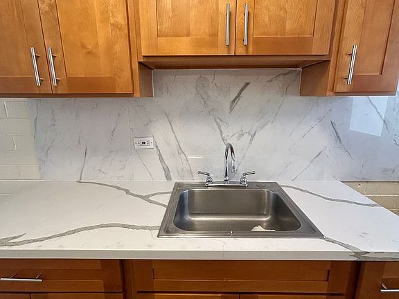 5th image of 918 Wiliwili St APT A1