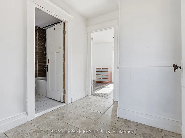 115 Kensington Ave N — Photo 15