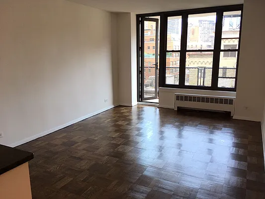 Rented by Solil Management | media 6