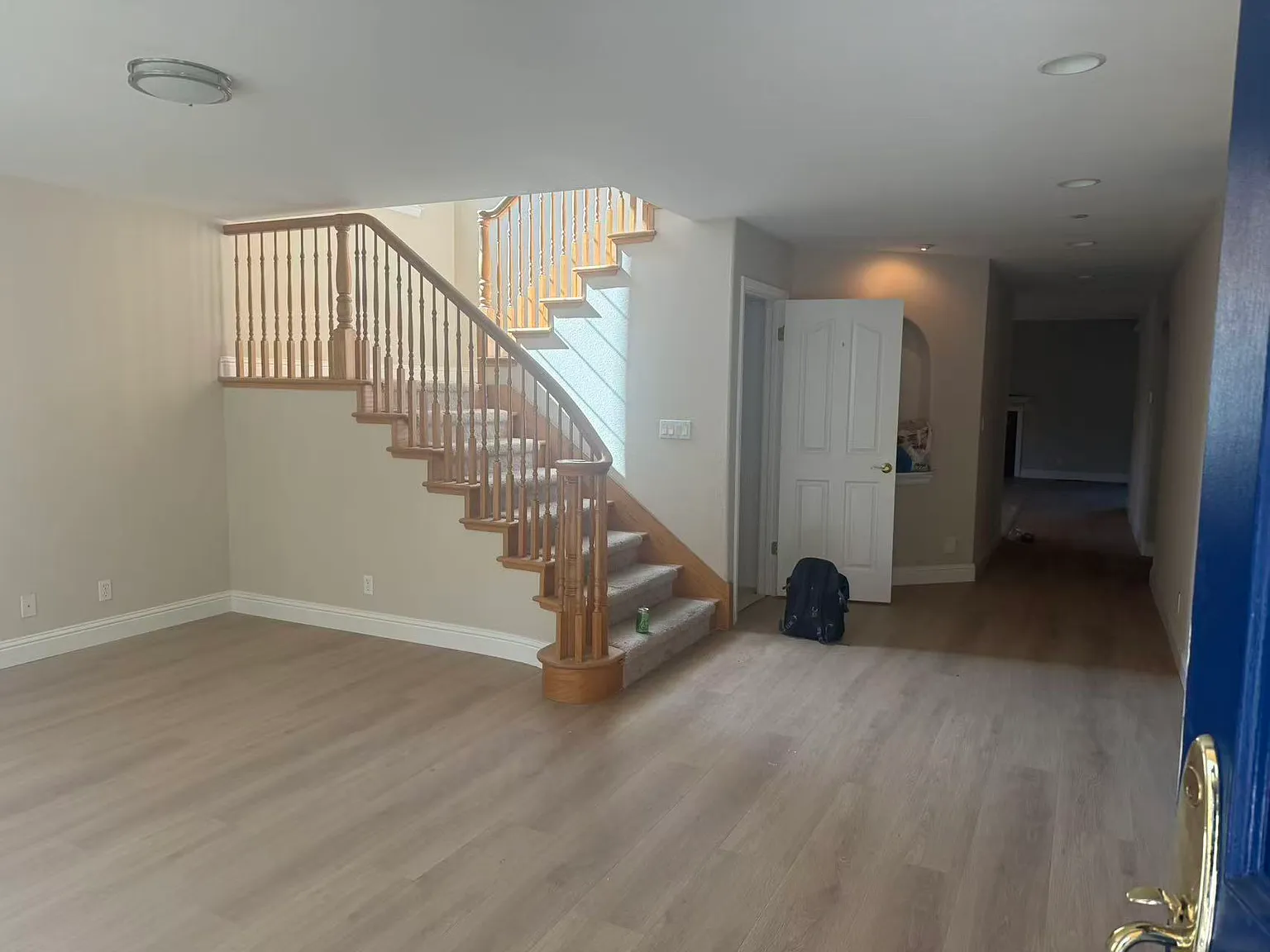 6 bed, 3280 sqft, $5,997 — Photo 3