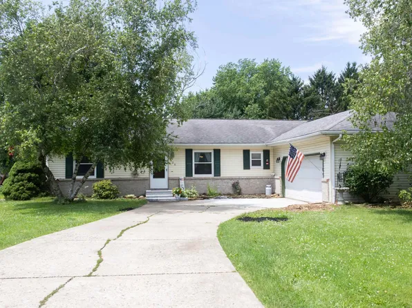126 Drew Ct NE, Poplar Grove, IL 61065