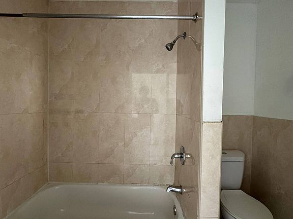 4th image of 269 Verona Ave #1