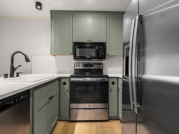 5th image of 5601 Walnut Ave APT 6