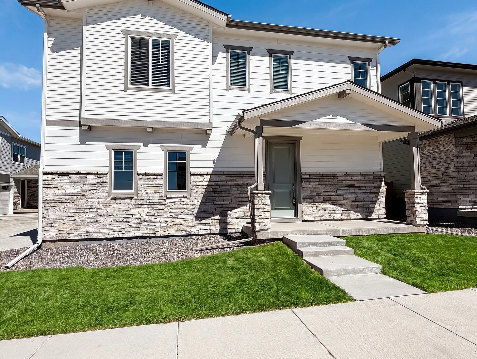 3 bed, 2.5 bath, 1340 sqft, $2,500 — Photo 1