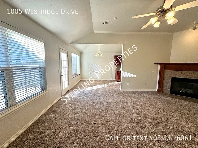 1005 Westridge Dr — Photo 5