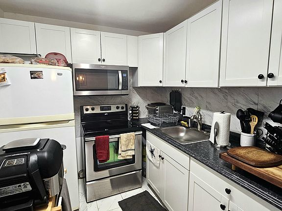 3rd image of 112 Canterbury E
