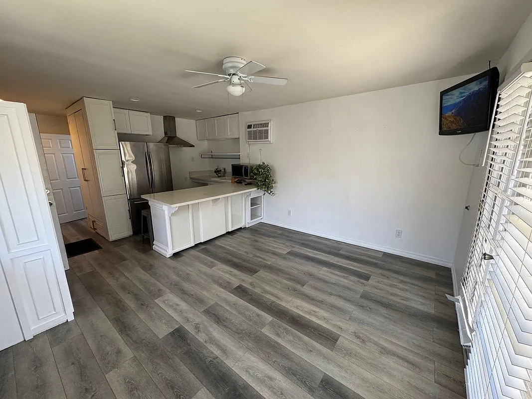 1 bed, 1.0 bath, 500 sqft, $1,925 — Photo 2