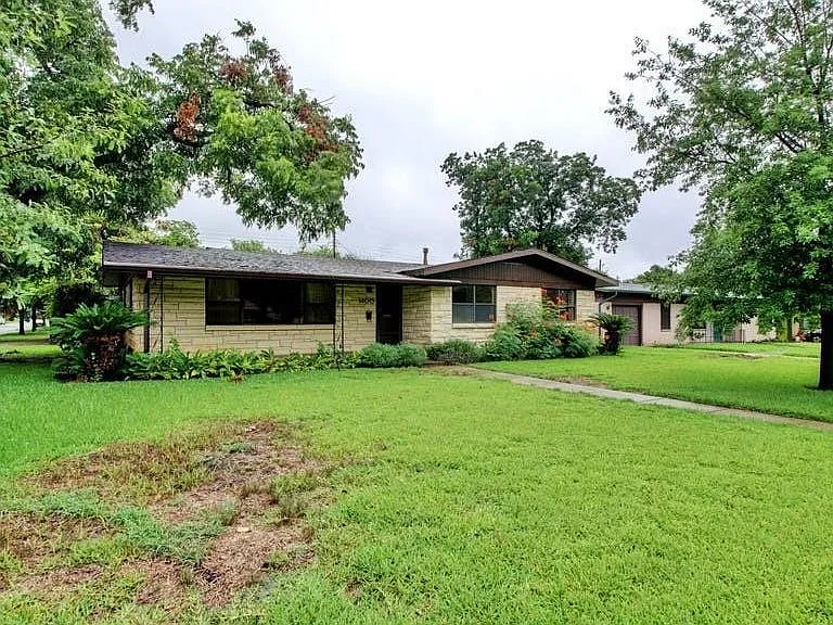 1400 Larkwood Dr — Photo 26