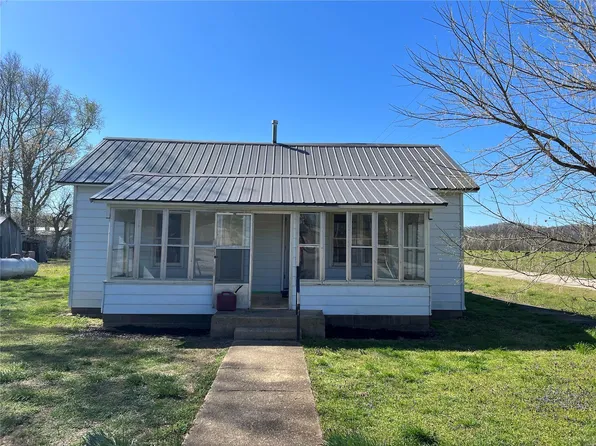 110 Wayne St, Williamsville, MO 63967