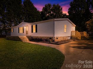 3940 Teaberry Ln, Newton, NC 28658