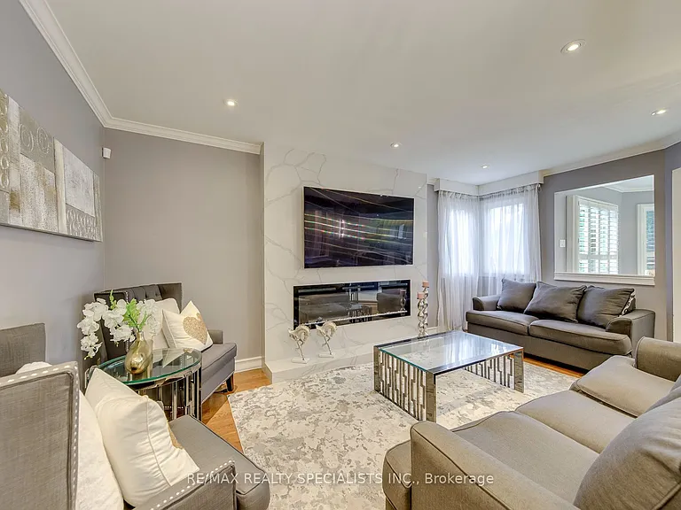 1499 Ravensmoor Cres — Photo 10