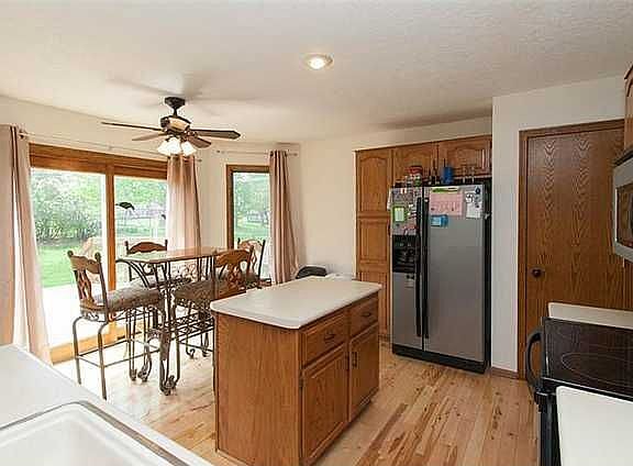 5th image of 1110 NW Parkridge Dr