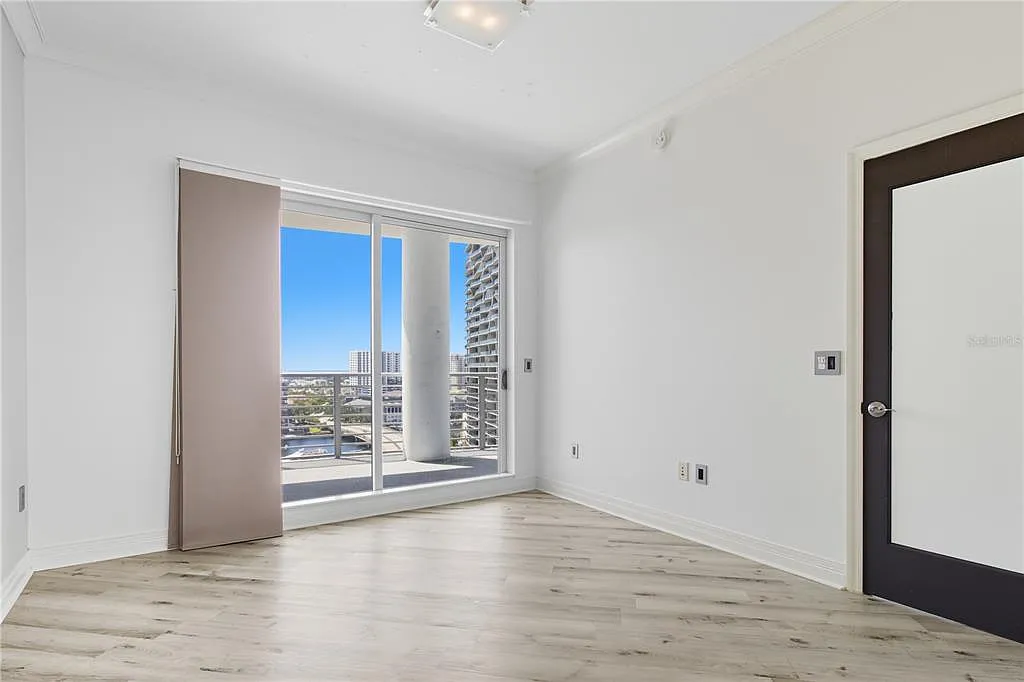 3 bed, 3.0 bath, 1787 sqft, $6,200 — Photo 3
