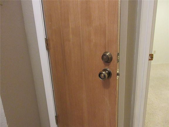 4th image of 162 W Saint Clair Dr
