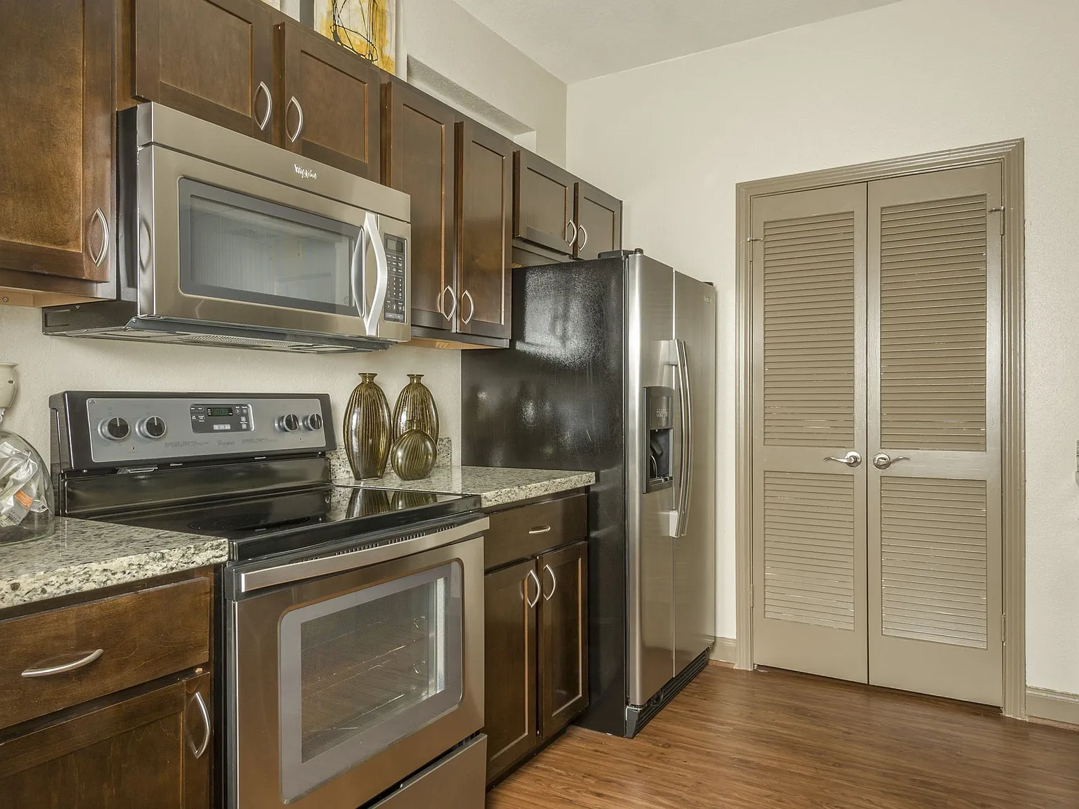 Deerwood Apartments — Photo 4