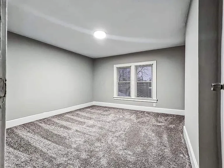1091 Reinhard Ave — Photo 10