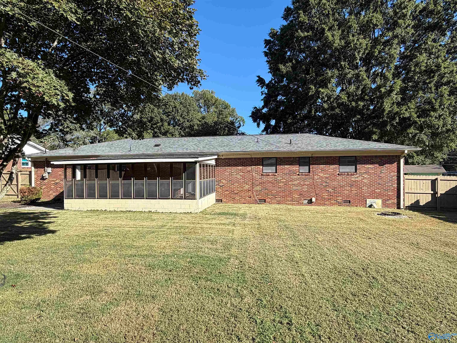 3 bed, 2.0 bath, 1628 sqft, $1,400 — Photo 2