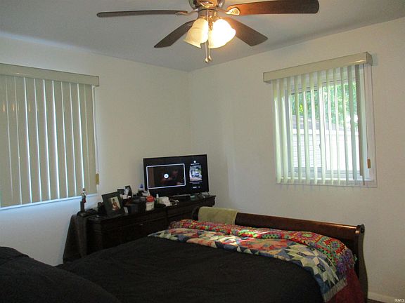 5th image of 2404 Southdale Dr