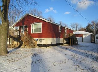 444 N 2nd St, Watseka, IL 60970