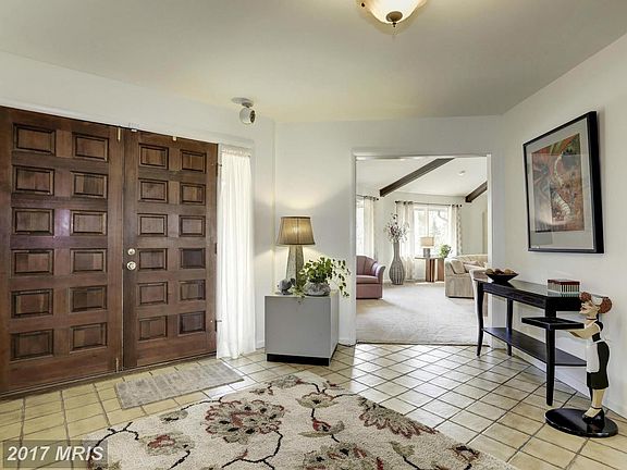 3rd image of 701 Weybridge Cir