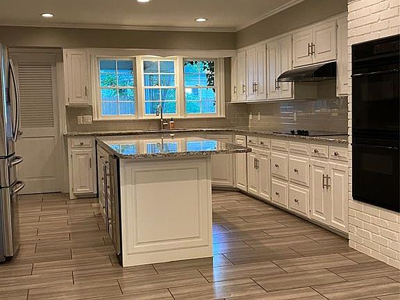 2nd image of 1011 Crestway Dr