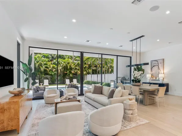 907 Witherspoon Ln #East, Delray Beach, FL 33483