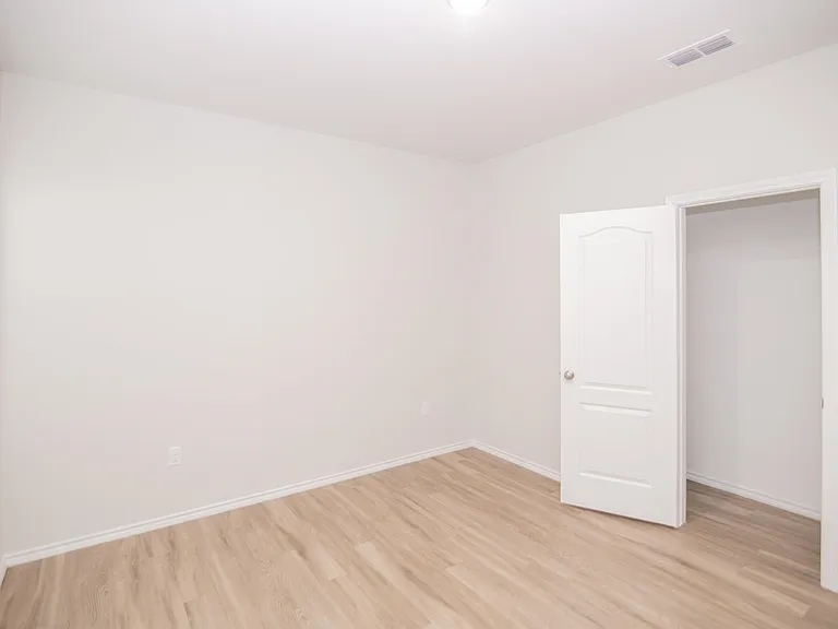 100 Mia Ln — Photo 18