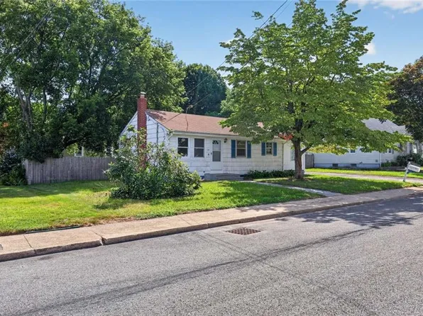 139 Andrews Ave, West Warwick, RI 02893