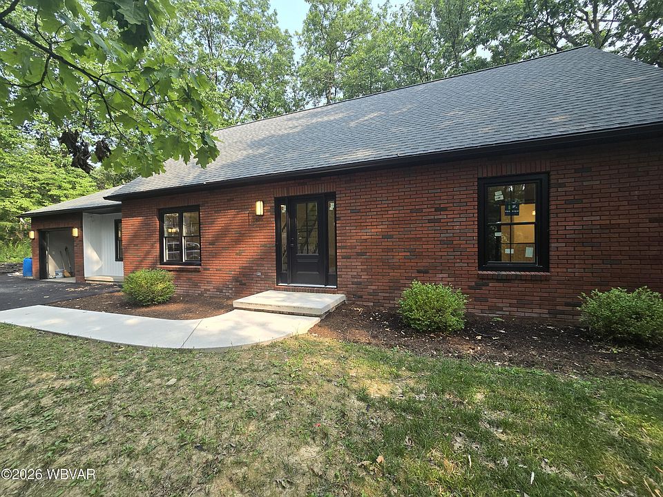 1st image of 27 Hemlock Dr