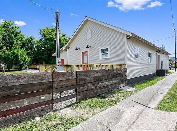 3rd image of 1039-1041 Teche St